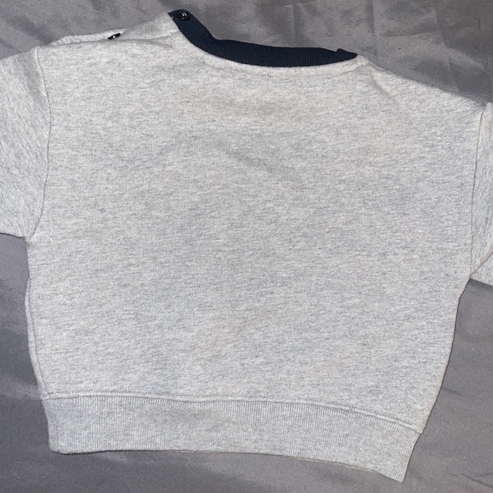 Authentic Burberry Crewneck Sweatshirt - Picture 2 of 4